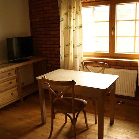 I Apartment *