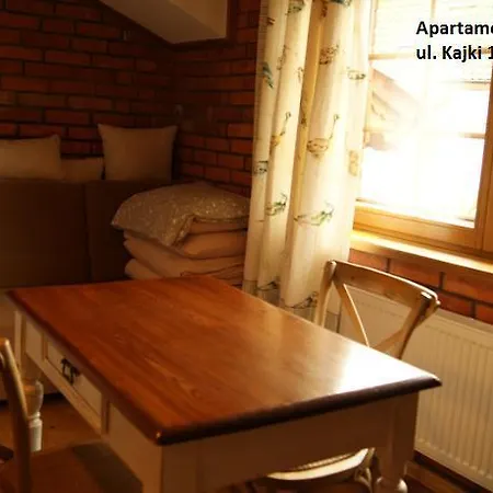 I Apartment *