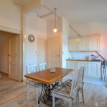 I * Миколайки